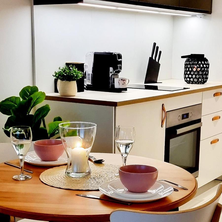 Apple Apartments - Wroblewskiego Prywatne Miejsce Parkingowe 우치 외부 사진